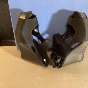 Vera Wang Shoes